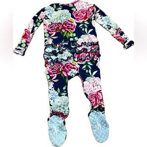 Posh‎ Peanut Footie Ruffled Zippered One Piece 0-3m (B23)
